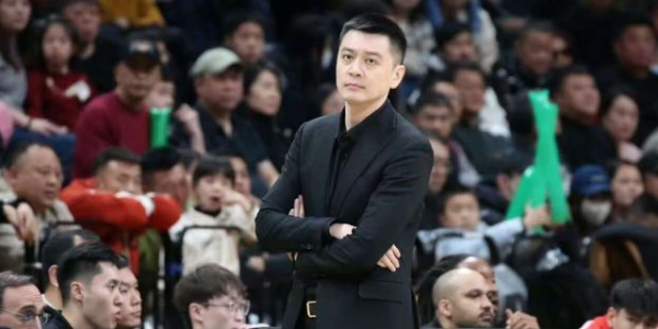 爱游戏体育app下载-辽宁男篮VS山东！杨鸣拒绝输球，争议外援回归，央视直播